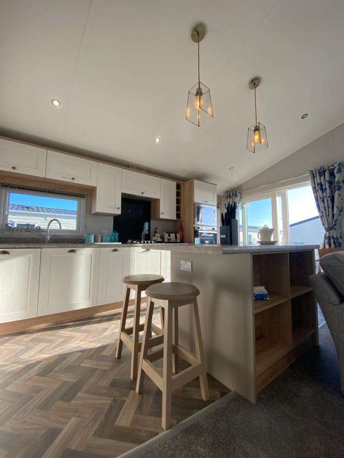 Sea View Beach Lodge Trecco Bay 3 Bedroom Порткоул Екстериор снимка